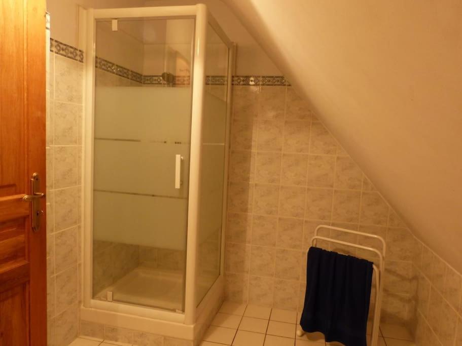 Studio Dans Une Chaumiere De Caractere Baud Exterior photo